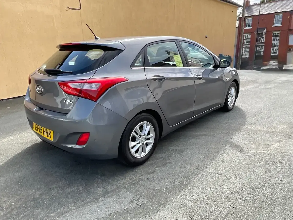 Used Hyundai i30 SE 110 HP (80 kW) 2015 Grey Hatchback