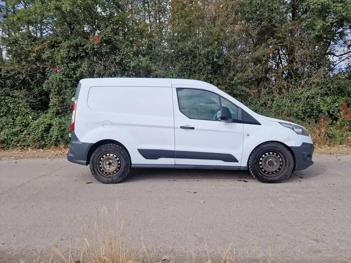 Used Ford Transit Connect 74 HP (54 kW) 2015 White MPV