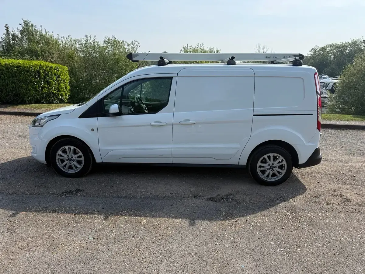 Used Ford Transit Connect Limited 120 HP (88 kW) 2019 White MPV