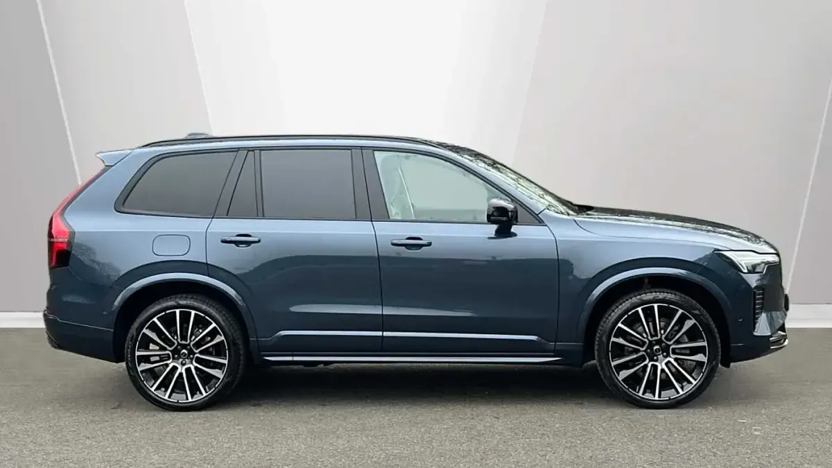 Used Volvo XC90 Ultra 250 HP (183 kW) 2026 Blue SUV