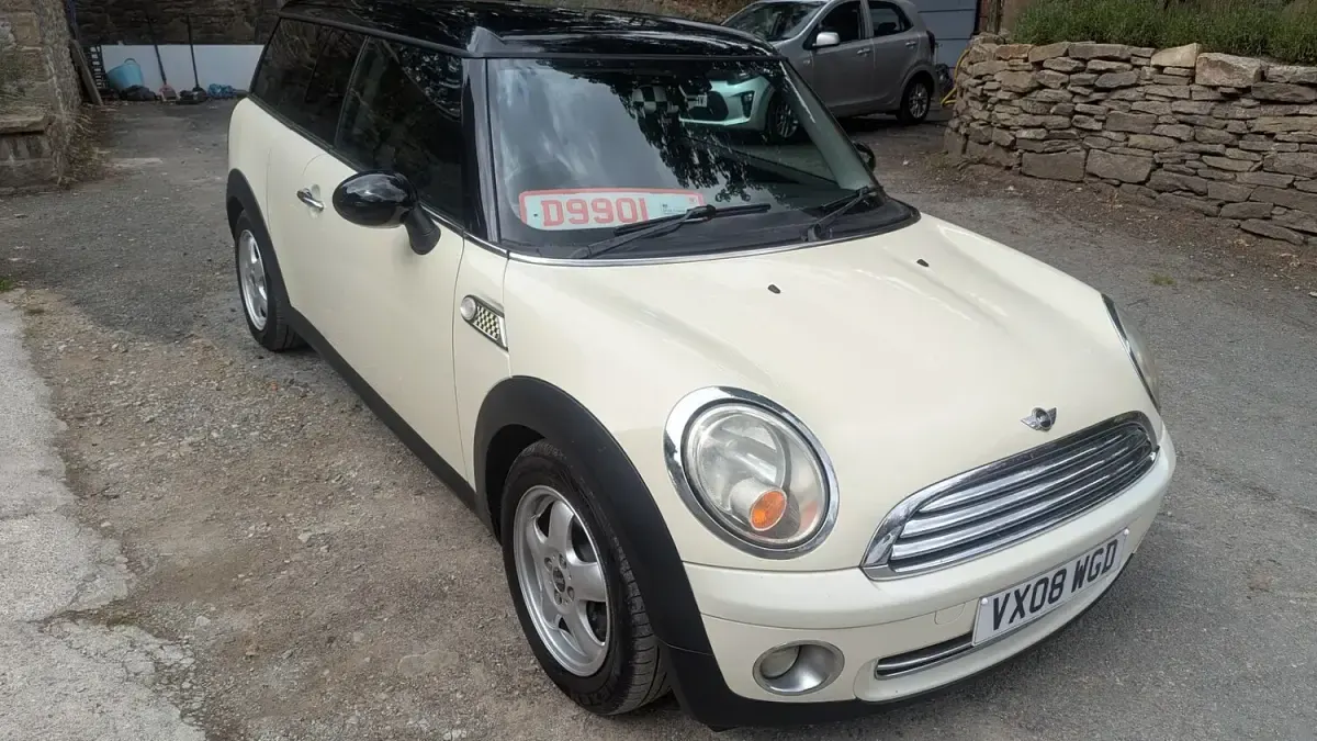 Used Mini Cooper Clubman 2008 White Estate