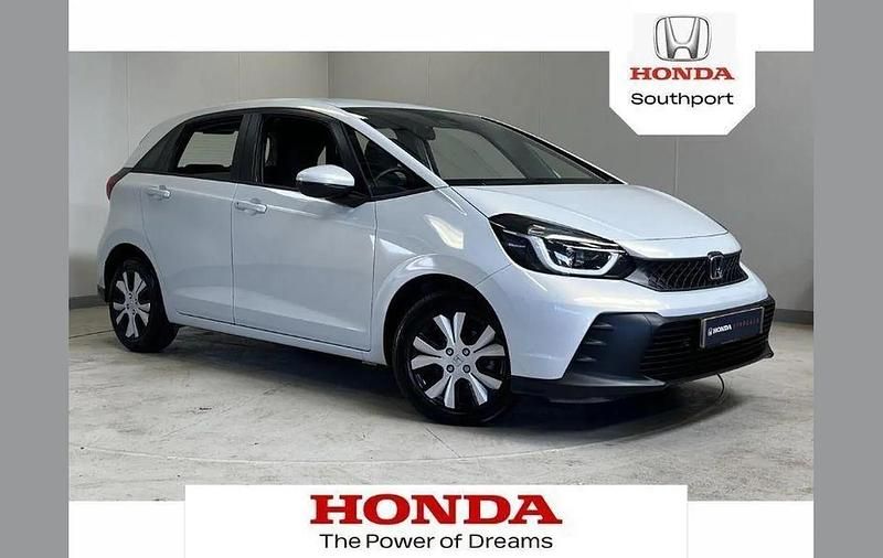 Sunlight white Used 2023 Honda Jazz Elegance Hatchback | £21,497 (Fair price) - Image 1/4