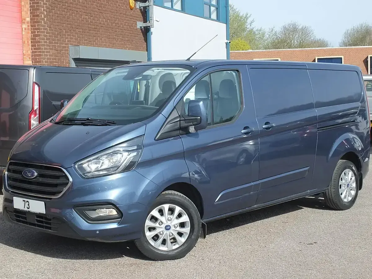 Used Ford Transit Custom Limited 130 HP (95 kW) 2023 Blue Van