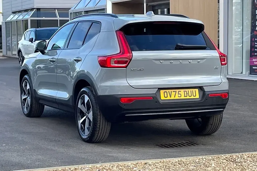 Used Volvo XC40 Plus 161 HP (118 kW) 2025 Grey SUV