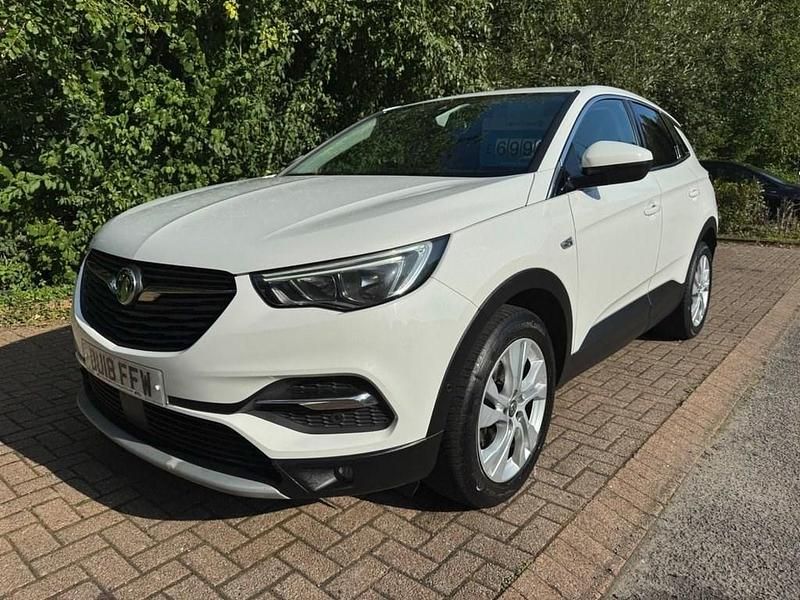 White Used 2018 Vauxhall Grandland X Sport SUV | £6,995 (Fair price) - Image 1/4