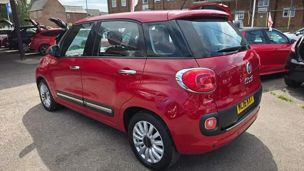 Used Fiat 500L Pop Star 85 HP (62 kW) 2016 Red MPV