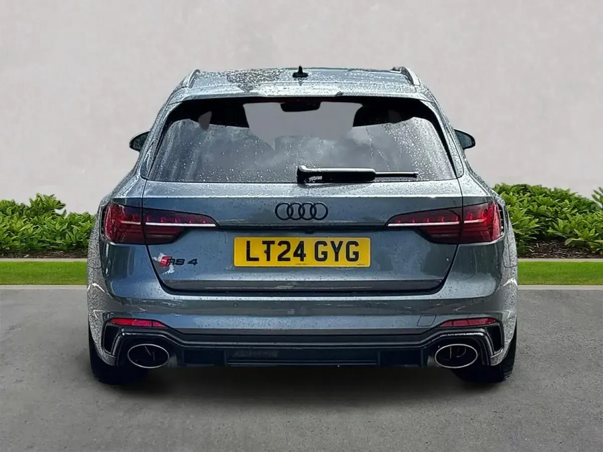 Used Audi RS4 Business 444 HP (326 kW) 2024 Grey Estate