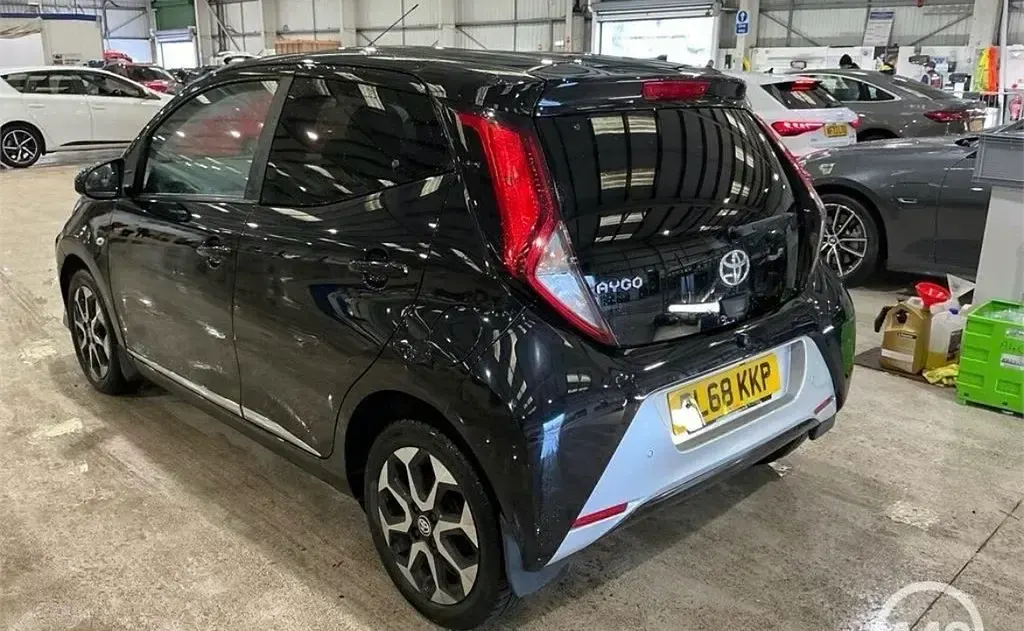 Used Toyota Aygo X-plore 72 HP (52 kW) 2019 Black Hatchback