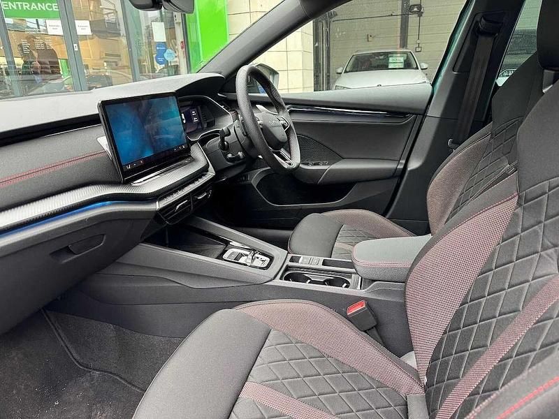Begagnad Skoda Octavia vRS 195 HK (143 kW) 2025 Grön Halvkombi