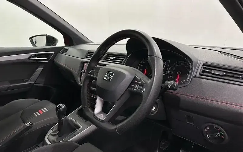 Used Seat Arona FR 150 HP (110 kW) 2019 Red SUV