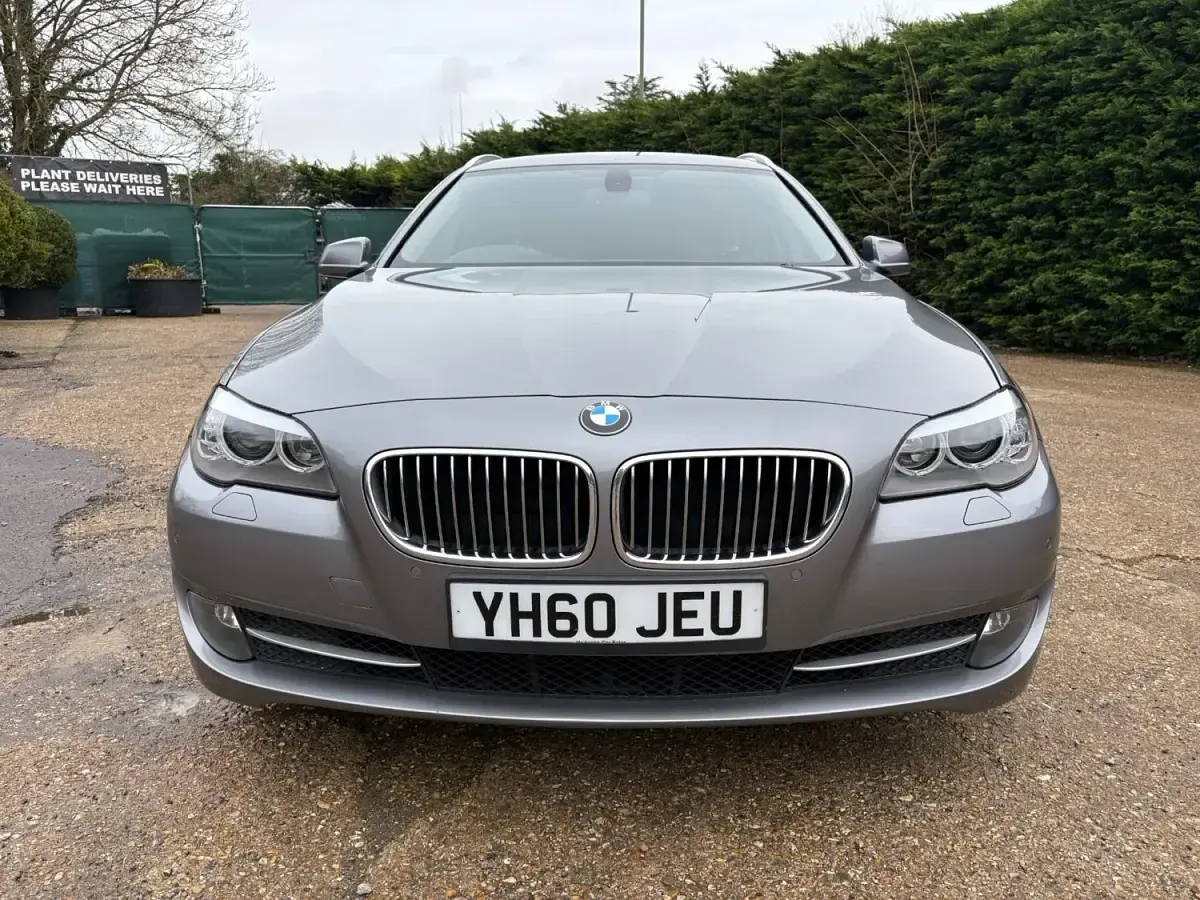 Begagnad BMW 520 2010 Grå Kombi