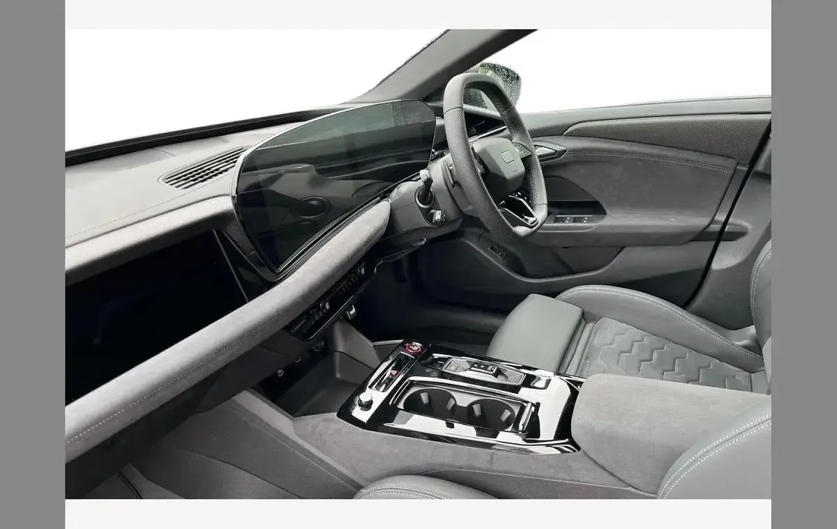 New Audi A6 e-tron Comfort 210 kW (286 HP) 2025 Black Hatchback