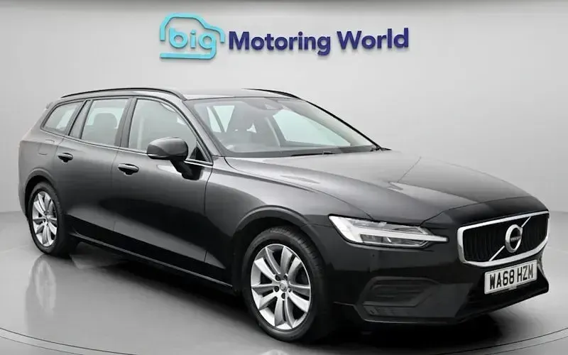 Usado Volvo V60 Momentum 190 HP (139 kW) 2018 Preto Carrinha
