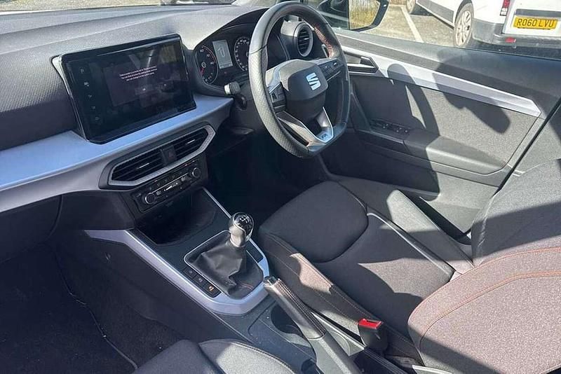 Used Seat Arona FR 110 HP (80 kW) 2021 White SUV