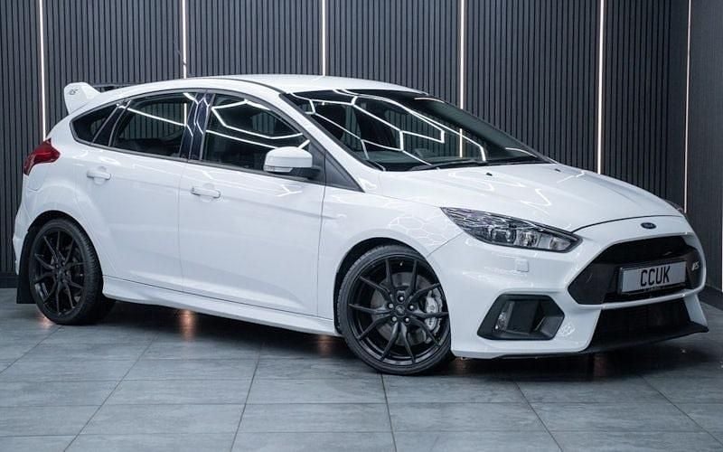 Used Ford Focus RS 350 HP (257 kW) 2017 White Hatchback