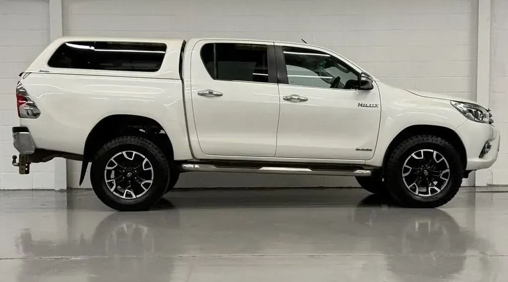 Begagnad Toyota HiLux 150 HK (110 kW) 2017 Vit Pickup