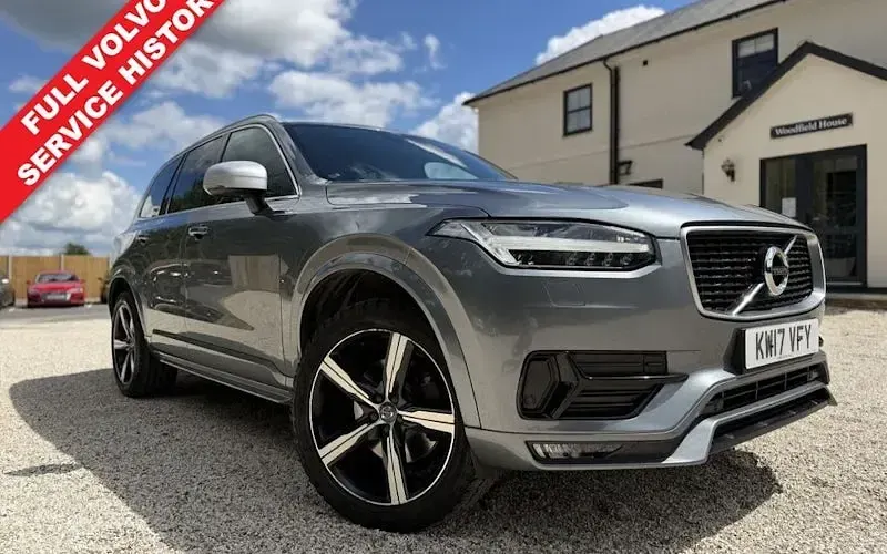 Usado Volvo XC90 R-Design Pro 235 HP (172 kW) 2019 SUV
