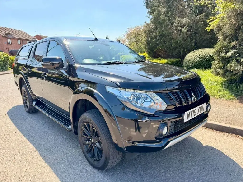 Usado Mitsubishi L200 181 HP (133 kW) 2019 Preto Pickup