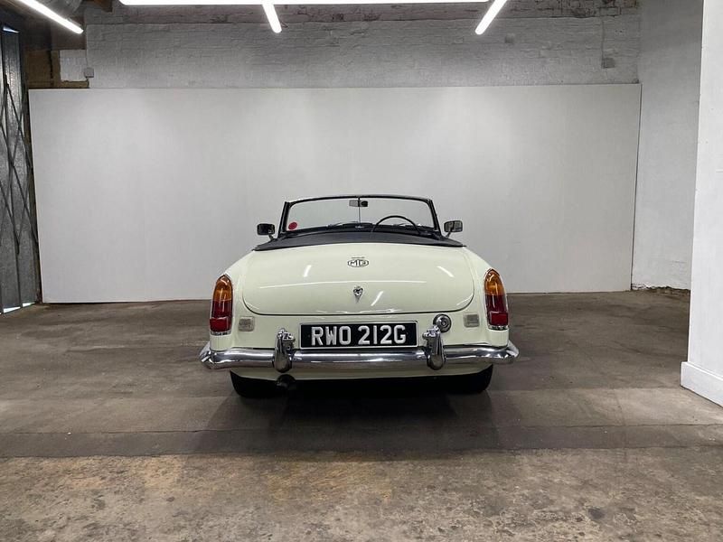 Used MG C 1968 White Cabriolet