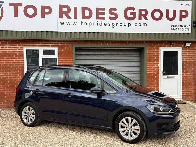 Blue Used 2015 VW Golf Sportsvan SE MPV | £8,349 (Fair price) - Image 1/4