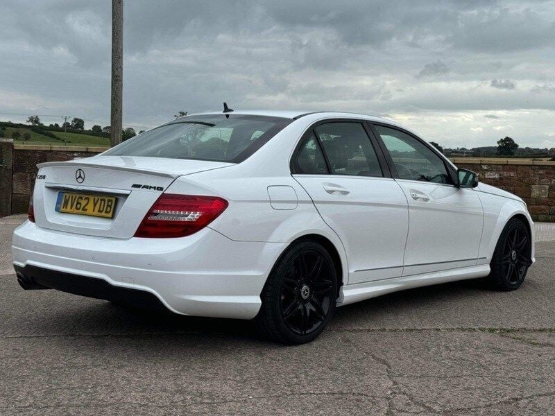 Used Mercedes C250 AMG 200 HP (147 kW) 2011 White Sedan