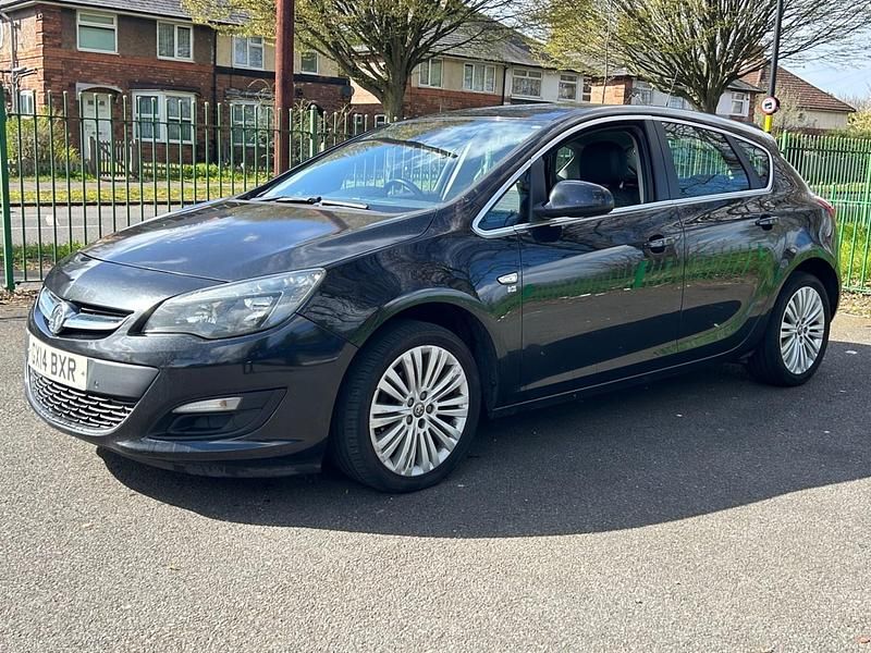Used Vauxhall Astra Excite 2014 Black Hatchback
