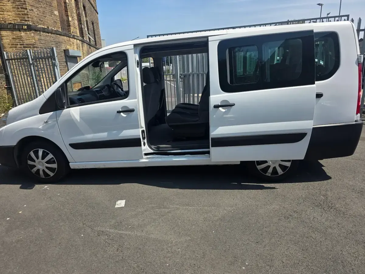Used Citroën Dispatch 160 HP (117 kW) 2015 White MPV