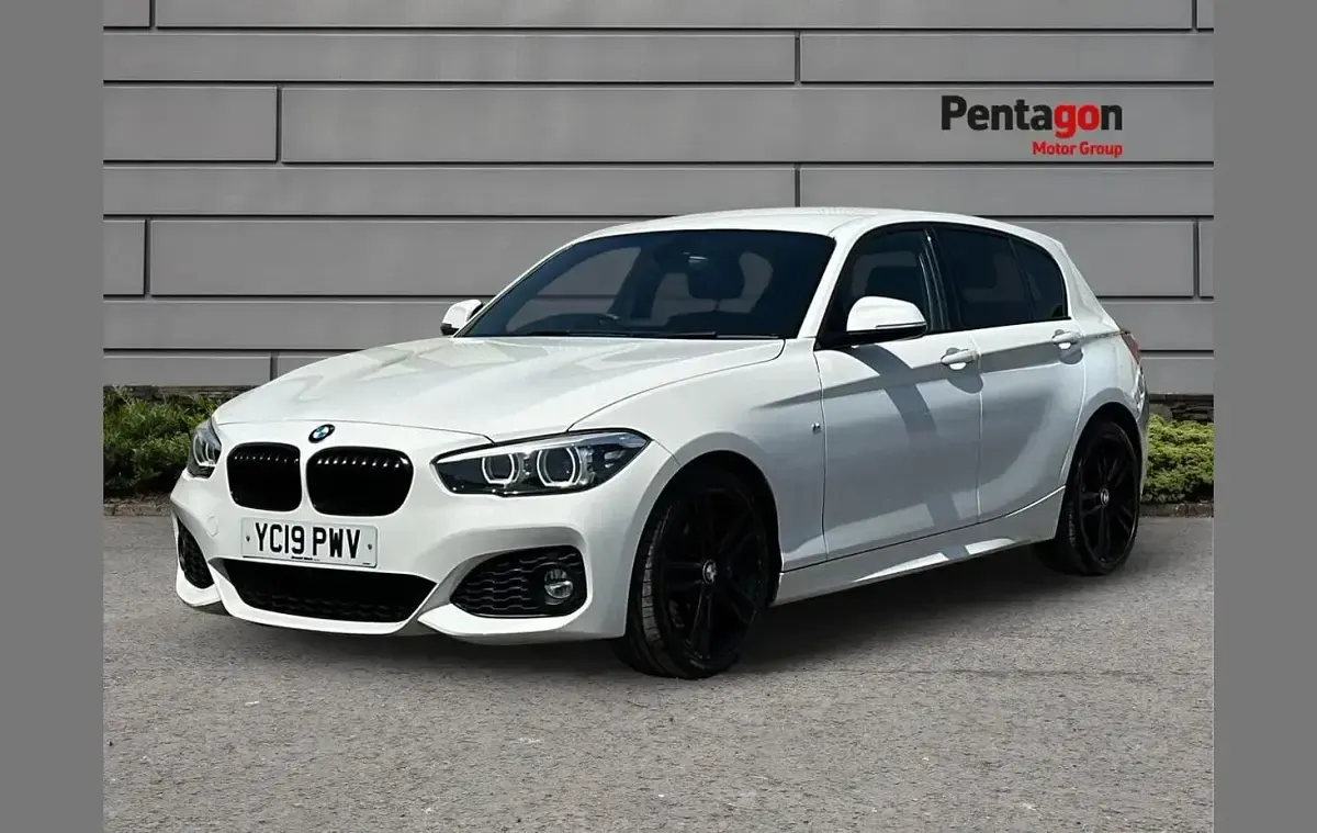Used BMW 118 Efficient Dynamics 134 HP (98 kW) 2019 White Hatchback