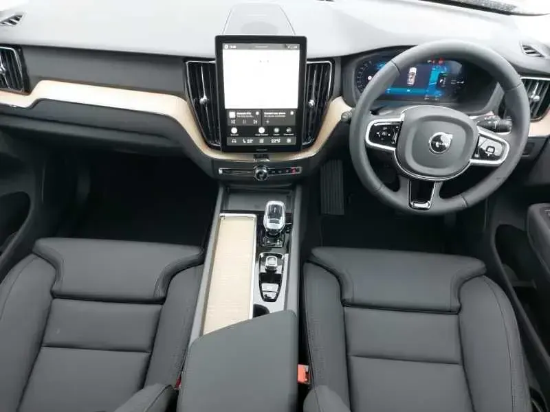 New Volvo XC60 Plus 345 HP (253 kW) 2026 SUV