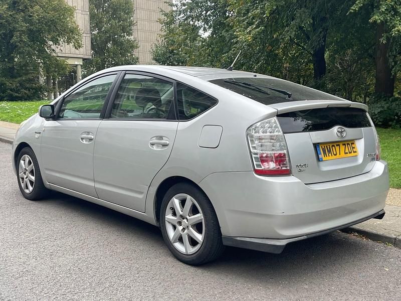 Used Toyota Prius 2007 Silver Hatchback