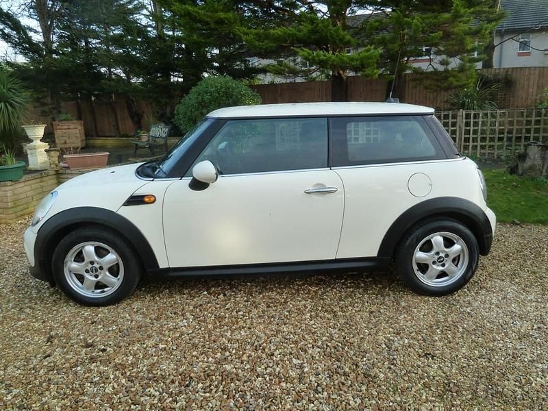 Used Mini ONE Hatch 2011 White Hatchback