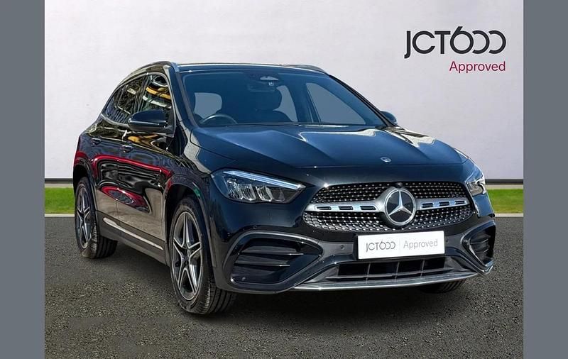 Used Mercedes GLA200 Executive 150 HP (110 kW) 2024 Black SUV