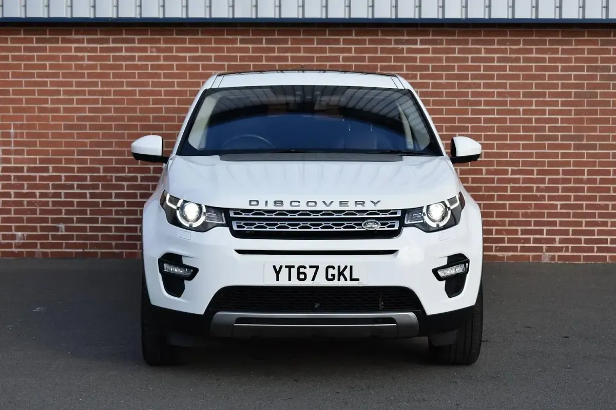 Used Land Rover Discovery Sport HSE 177 HP (130 kW) 2017 White SUV