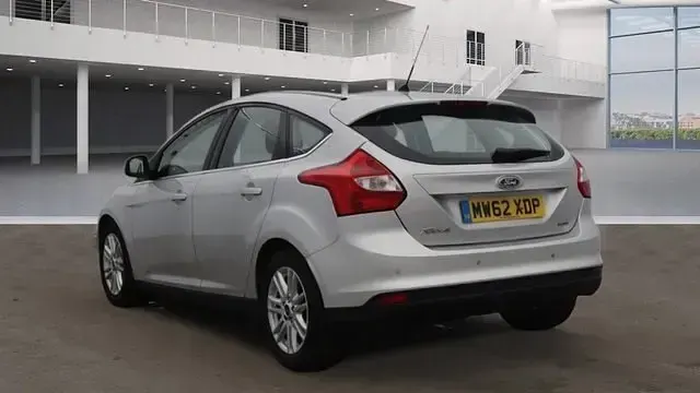 Used Ford Focus Titanium 125 HP (91 kW) 2013 Silver Hatchback