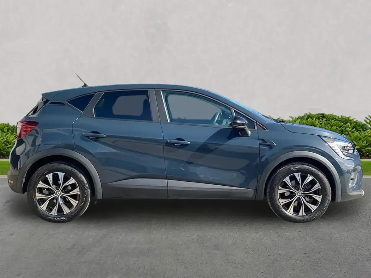 Begagnad Renault Captur Evolution 145 HK (106 kW) 2023 Blå SUV