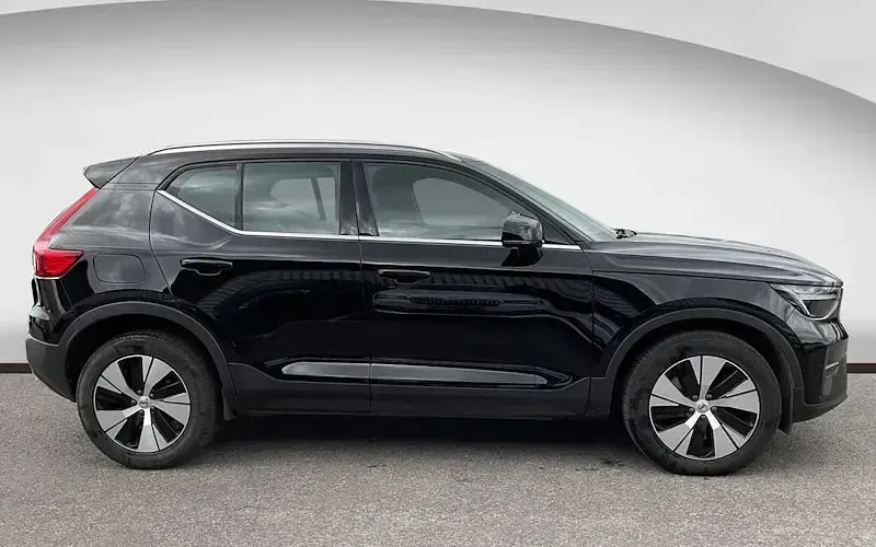 Used Volvo XC40 Core 211 HP (155 kW) 2022 Black SUV