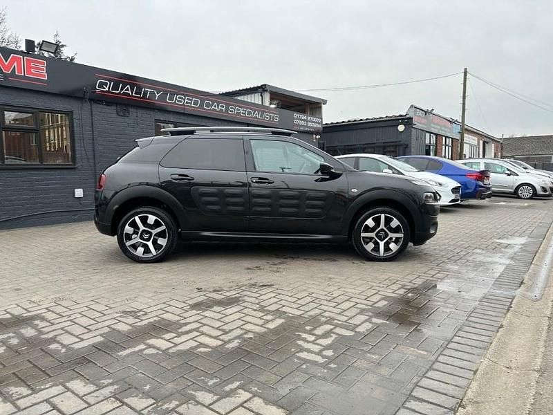Used Citroën C4 Cactus Flair 82 HP (60 kW) 2017 Black Hatchback