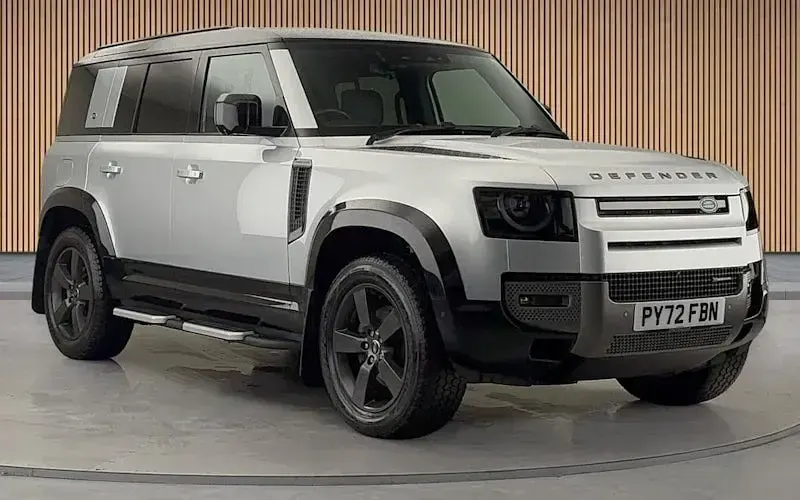 Used Land Rover Defender HSE Dynamic 249 HP (183 kW) 2025 Estate