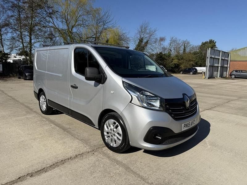 Used Renault Trafic 2015 Silver MPV