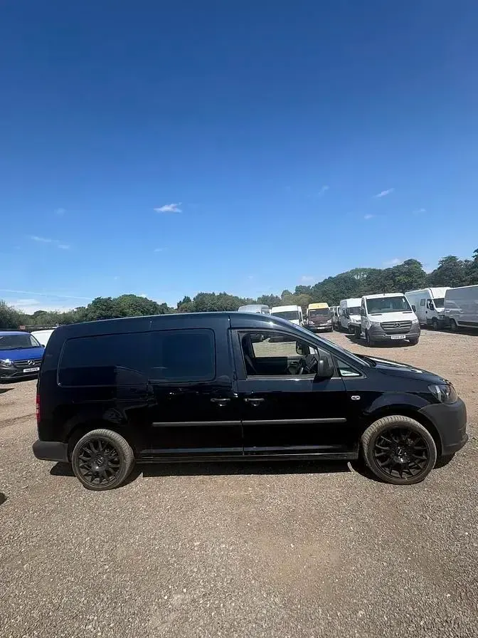 Used VW Caddy Maxi 140 HP (102 kW) 2013 Black MPV