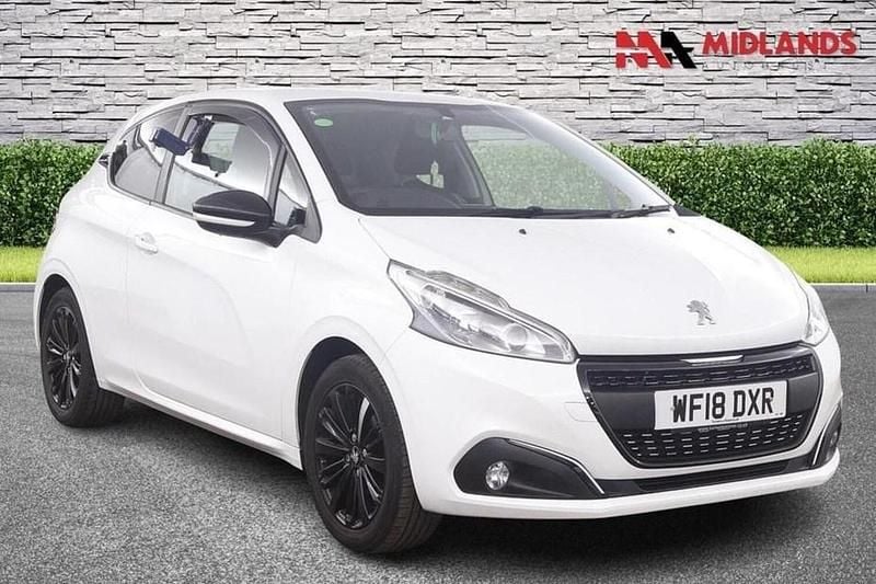 Used Peugeot 208 2018 White Hatchback