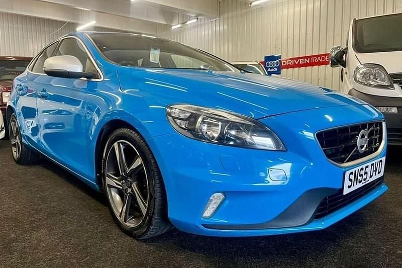 Used Volvo V40 R-Design 120 HP (88 kW) 2015 Blue Hatchback