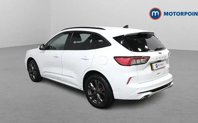 Käytetty Ford Kuga ST-Line 224 HP (164 kW) 2023 Katumaasturi