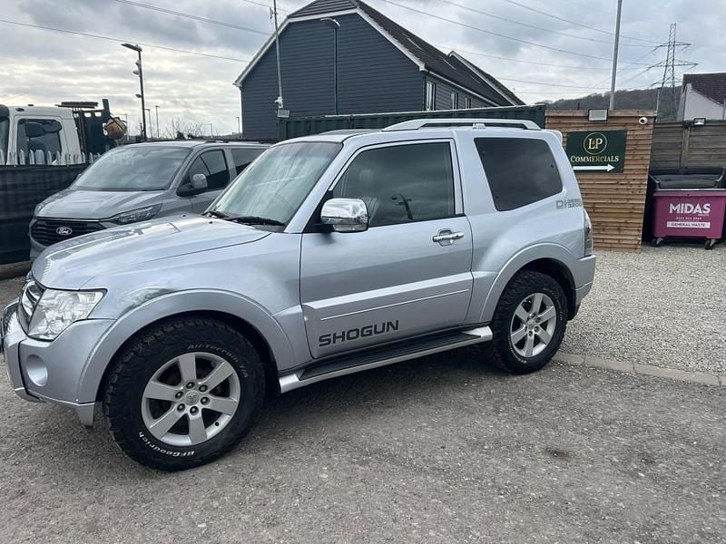 Used Mitsubishi Shogun Warrior 197 HP (144 kW) 2010 Silver SUV