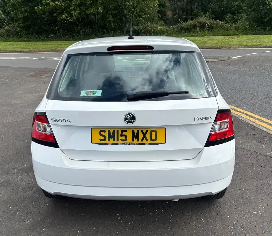 Used Skoda Fabia 60 HP (44 kW) 2015 White Hatchback
