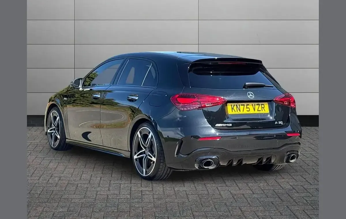 Usado Mercedes A35 AMG Premium 301 HP (221 kW) 2025 Preto Citadino
