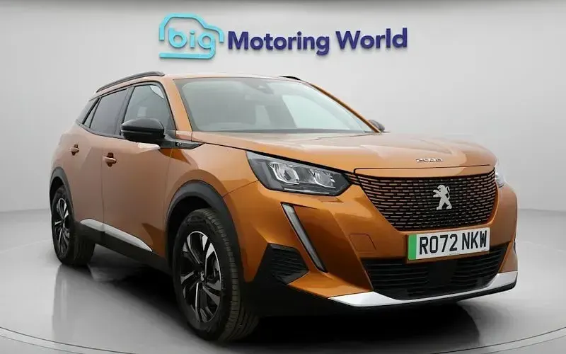 Used Peugeot e-2008 Allure+ 100 kW (136 HP) 2023 SUV