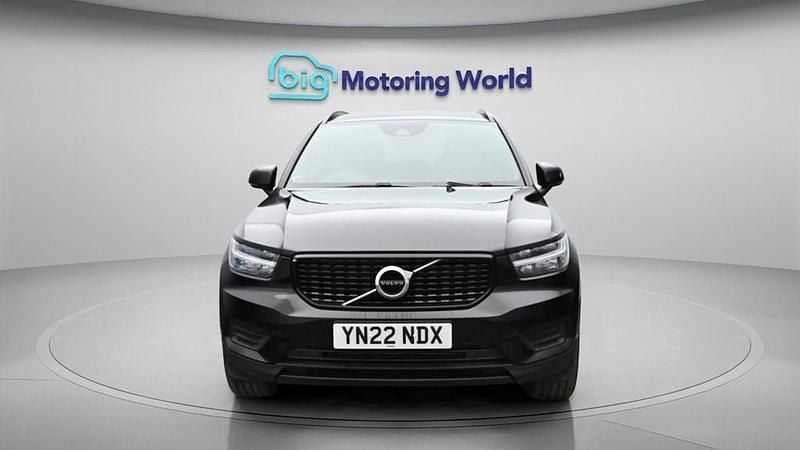 Used Volvo XC40 R-Design 163 HP (119 kW) 2022 Black SUV