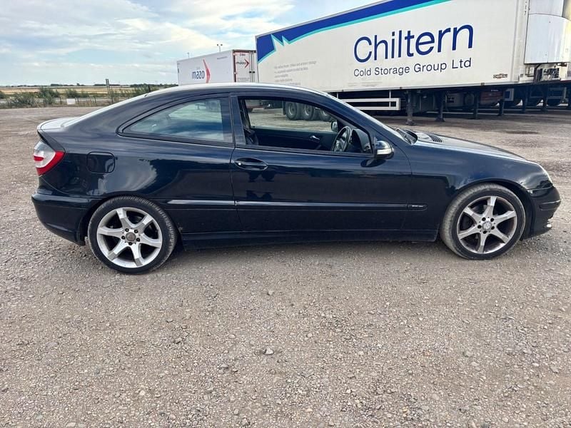 Used Mercedes C200 184 HP (135 kW) 2007 Black Coupe