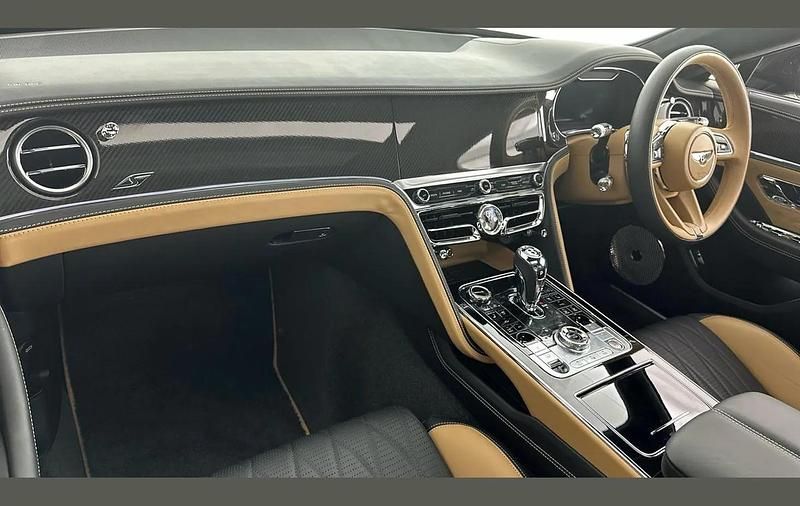 Used Bentley Flying Spur 536 HP (394 kW) 2023 Green Sedan